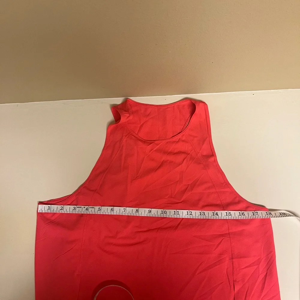 Bundle Lululemon Tanks - Picture 10 of 11